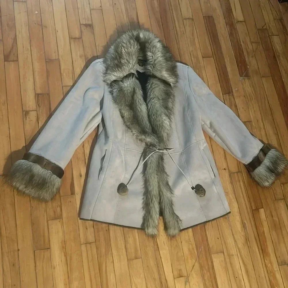 Women's Light Gray Faux-Fur Trim Coat